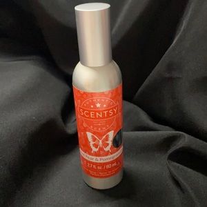 Red Pear & Pomegranate Room Spray